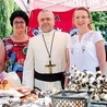 Misyjny sklepik cieszył się dużym zainteresowaniem. Ludzie najchętniej kupowali kawę  i herbatę.