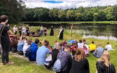 Nabożeństwa chrzcielne, pytania i odpowiedzi - dzień drugi Festiwalu Życia