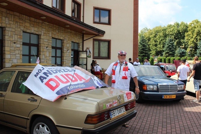 Zlot klasyków w parafii Miłosierdzia Bożego w Brzesku