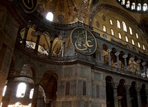 Hagia Sophia jest dzisiaj główną atrakcją turystyczną Stambułu.