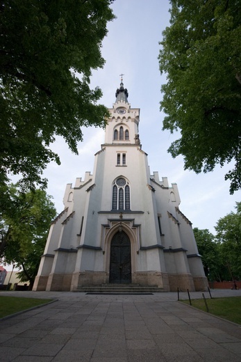 Dębica. Wyniki badań na obecność koronawirusa u ośmiu księży są ujemne