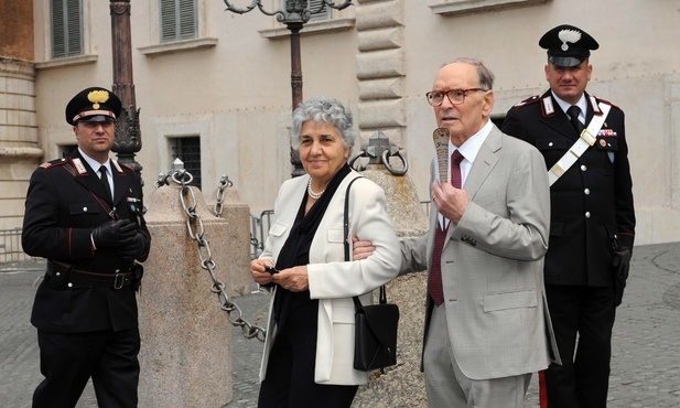 Papież zatelefonował do żony zmarłego Ennia Morricone
