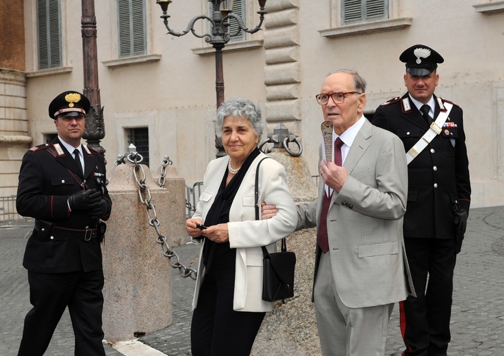 Papież zatelefonował do żony zmarłego Ennia Morricone