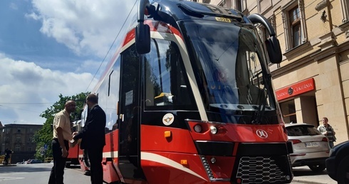 Bytom. Najkrótsza linia tramwajowa w Europie, linia 38 doposażona w dwa nowoczesne wagony