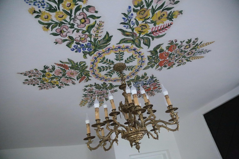 Kościół w Rzepienniku Strzyżewskim i jego otoczenie