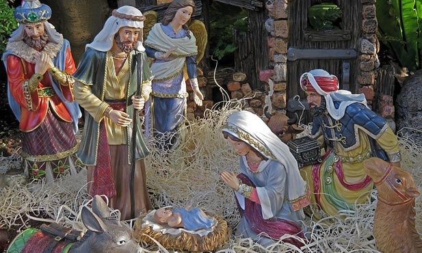 Mieszkańcy osady w Piemoncie obchodzą Boże Narodzenie
