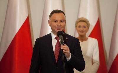 Andrzej Duda zapewnił sobie reelekcję.