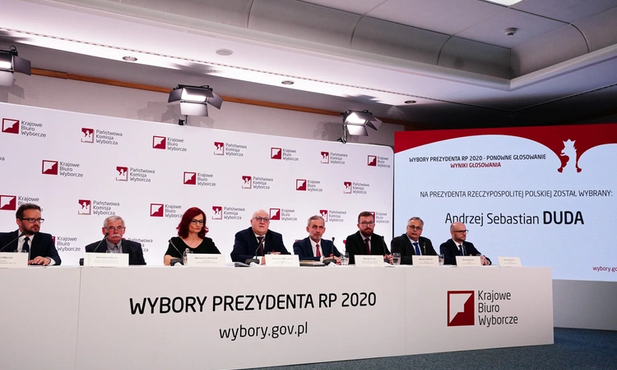Andrzej Duda zdobył 51,03 proc. głosów. PKW podała ostateczne wyniki wyborów