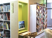 Inspiracją do stworzenia wnętrz i całej koncepcji tej części biblioteki były m.in. podobne instytucje w Szwecji.