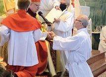 Święceń diakonatu udzielił Jerzemu Demskiemu bp Andrzej Czaja.