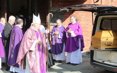 Modlitwom przewodniczył bp Piotr Greger.