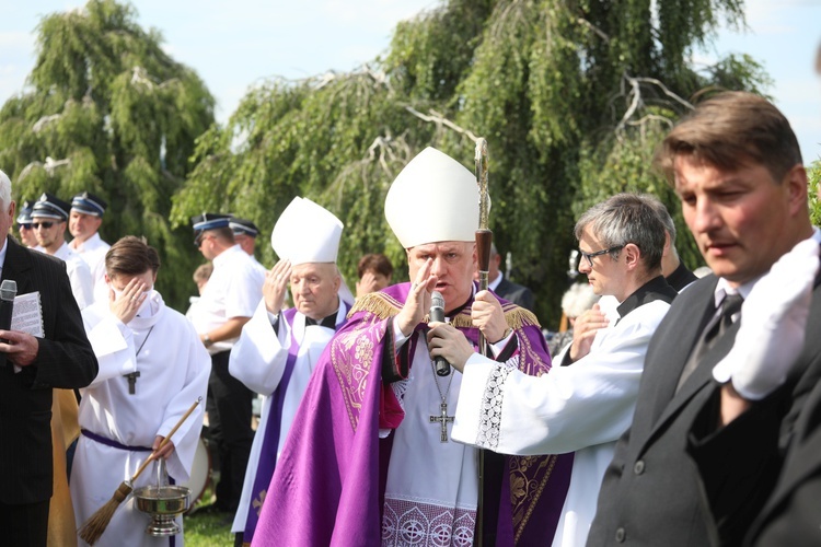 Pogrzeb śp. ks. kan. Jana Krysty w Lipowej