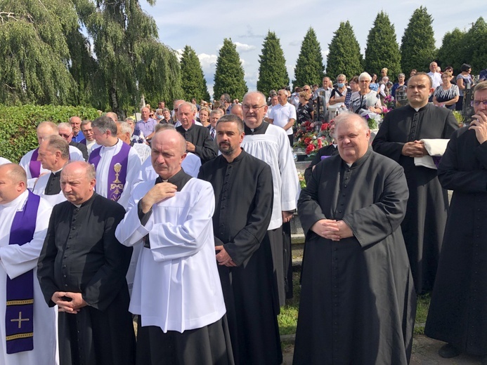 Pogrzeb śp. ks. kan. Jana Krysty w Lipowej