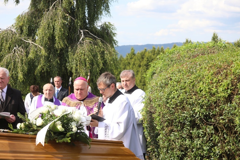 Pogrzeb śp. ks. kan. Jana Krysty w Lipowej