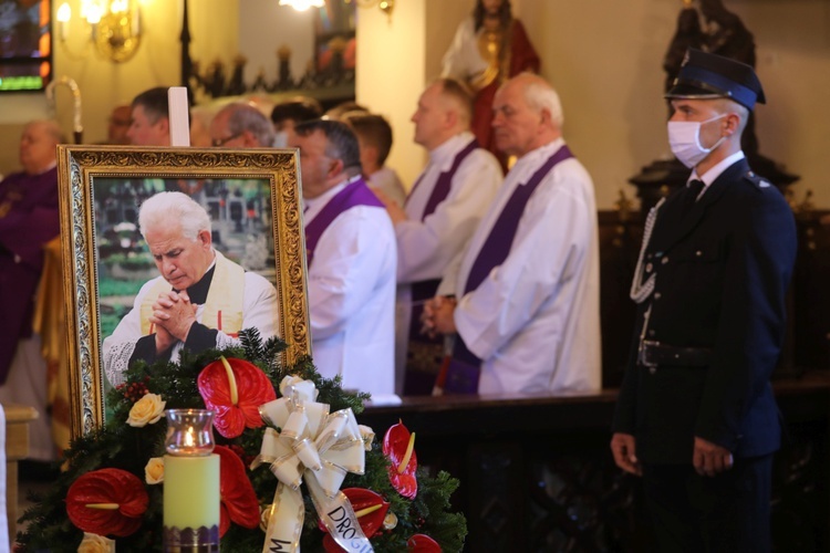 Pogrzeb śp. ks. kan. Jana Krysty w Lipowej