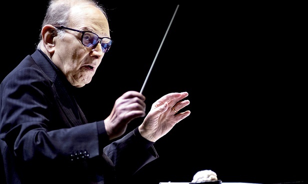 Ennio Morricone żył w latach 1928–2020.