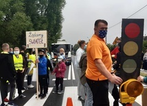 Świerklaniec. Protest mieszkańców. Chcą sygnalizacji świetlnej na niebezpiecznym skrzyżowaniu