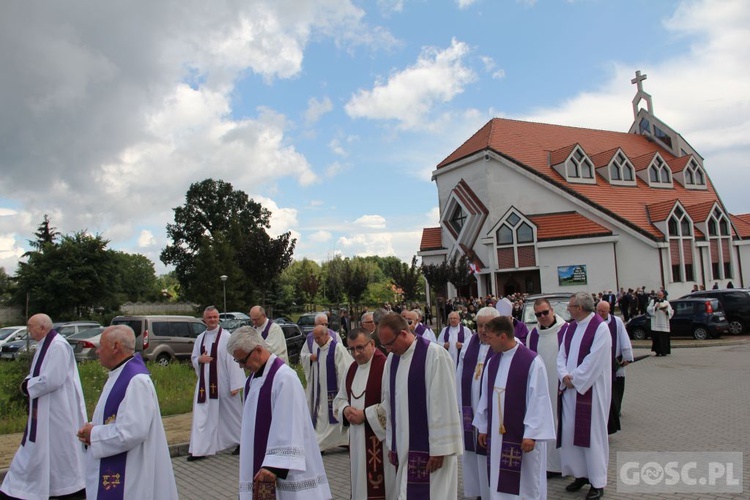 Ostatnie pożegnanie śp. ks. Romana Jarosza