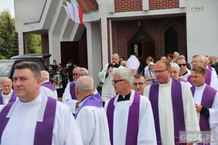 Ostatnie pożegnanie śp. ks. Romana Jarosza