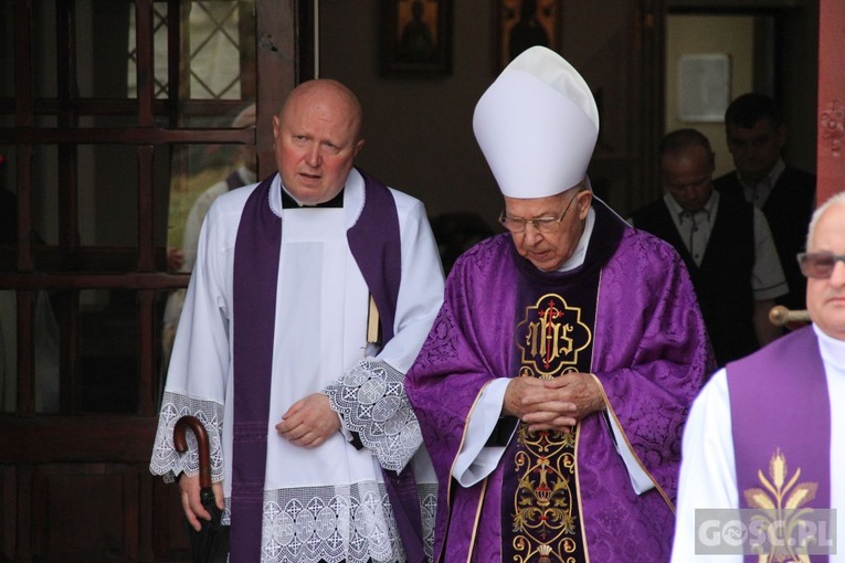 Ostatnie pożegnanie śp. ks. Romana Jarosza