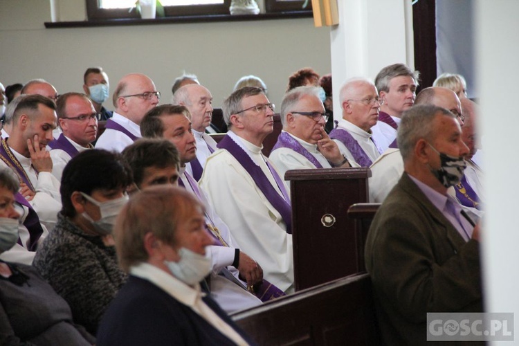 Ostatnie pożegnanie śp. ks. Romana Jarosza