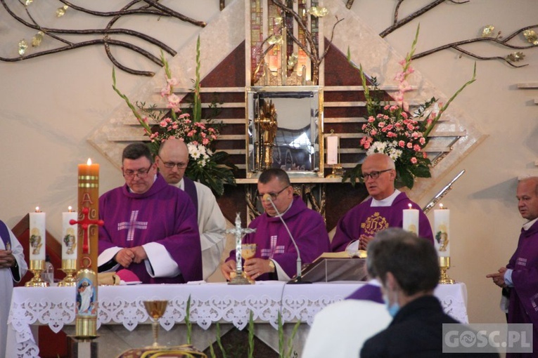 Ostatnie pożegnanie śp. ks. Romana Jarosza