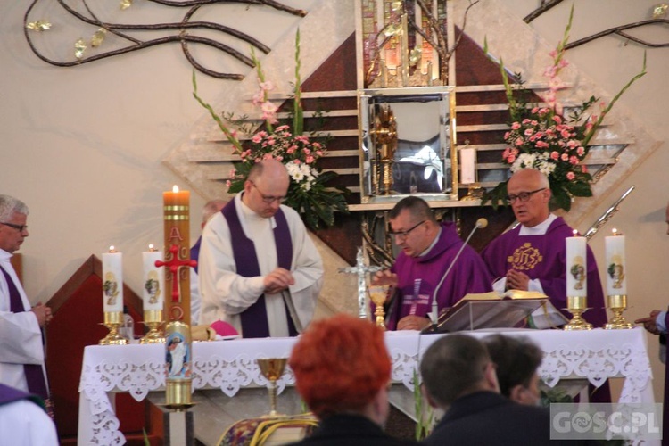 Ostatnie pożegnanie śp. ks. Romana Jarosza