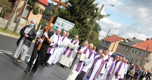 Pogrzeb śp. ks. Romana Jarosza w Gubinie