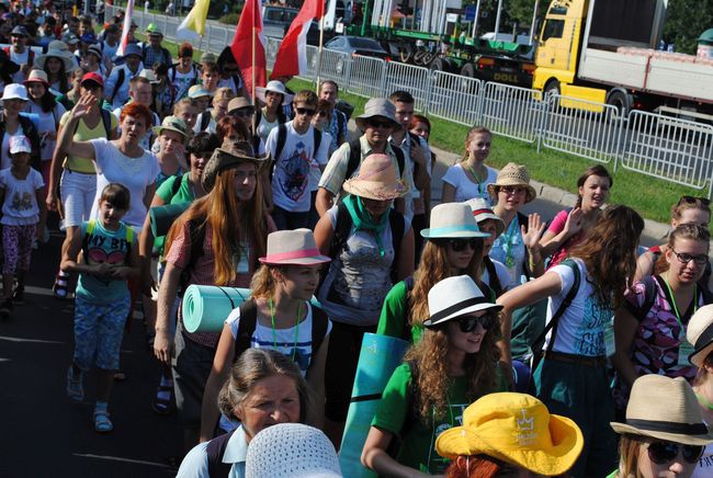 2014  rok. Stalowowolscy pątnicy pielgrzymują na Jasną Górę.