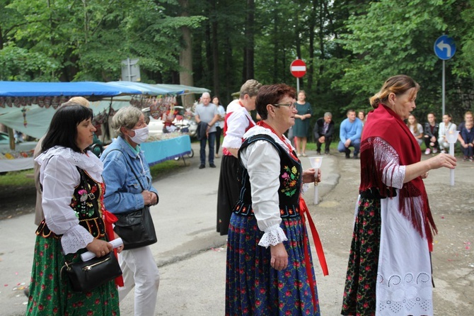 Cisiec i Kamesznica u Matki Bożej Szkaplerznej na Grapce