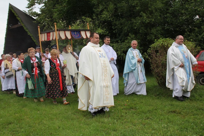 Cisiec i Kamesznica u Matki Bożej Szkaplerznej na Grapce