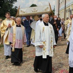 Figura Matki Bożej Szkaplerznej Pośredniczki Łask Wszelkich w Głębowicach