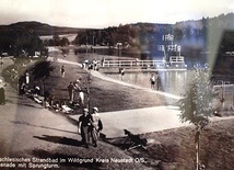 Pocztówka z kąpieliska w Pokrzywnej, rok 1923.