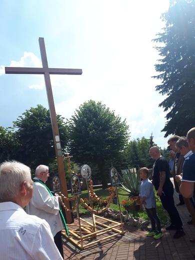 Lipiec z Męskim Różańcem