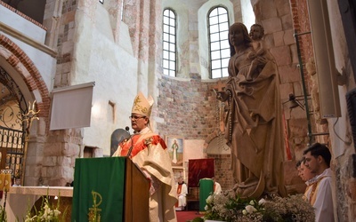 Mszy św. odpustowej przewodniczył bp Andrzej Przybylski.