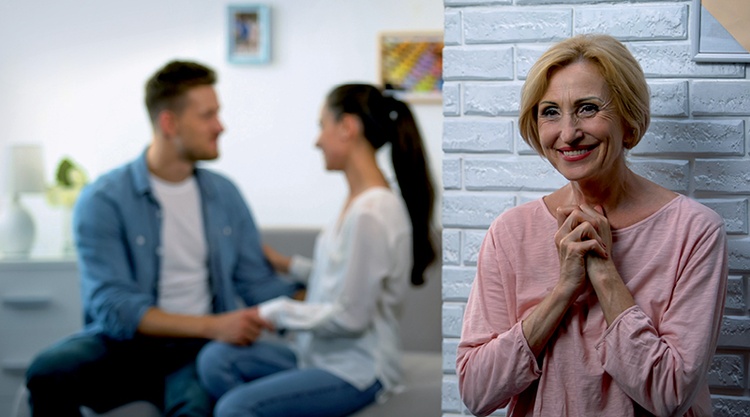 Mądre teściowe, przeczuwając,  jakie trudne zadanie przed nimi stoi, proszą o pomoc bł. Mariannę Biernacką – teściową, która oddała życie za synową.