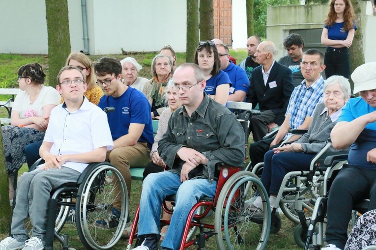 Wczasorekolekcje w Dąbrowicy.