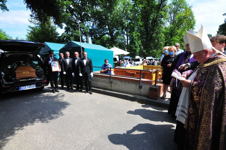 Uroczystości pogrzebowe prof. Franciszka Ziejki - cz. 2