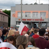 Spotkanie z prezydentem RP odbyło się na placu przed Urzędem Gminy Odrzywół.