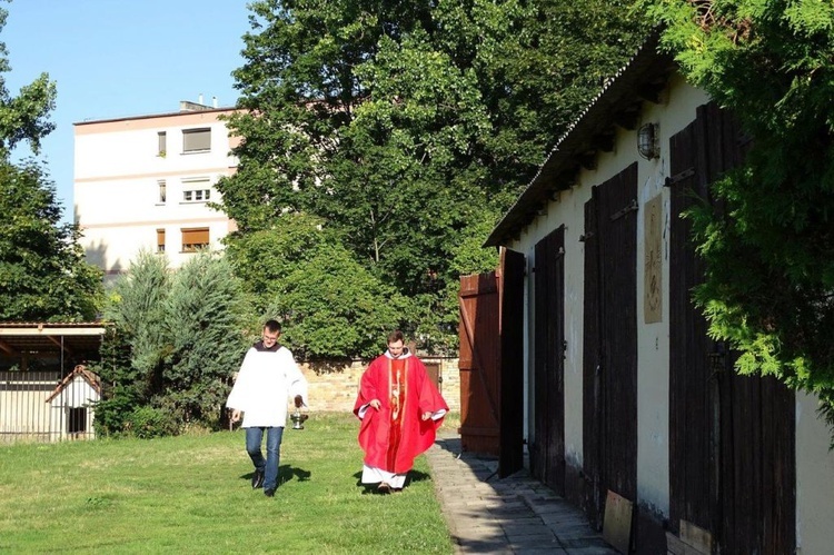 Poświęcenie samochodów we Wschowie