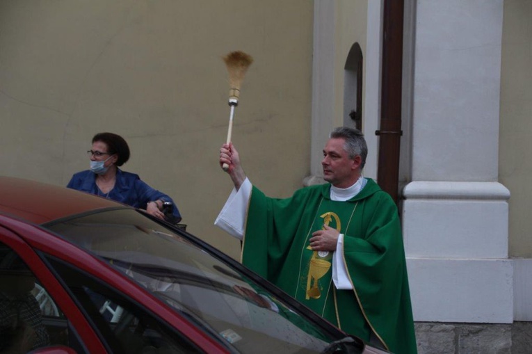 Poświęcenie samochodów we Wschowie