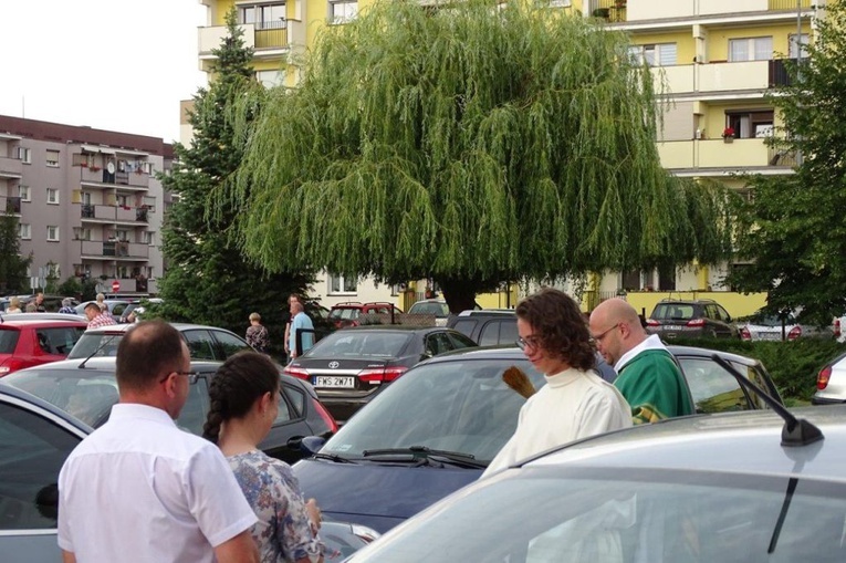 Poświęcenie samochodów we Wschowie