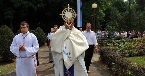 Św. Anna otwiera niebo na oścież