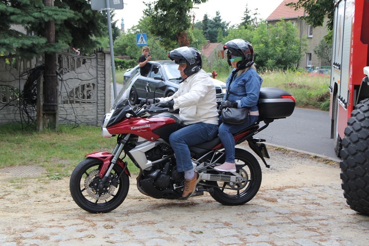 Motocykliści u św. Walentego w Lubiążu