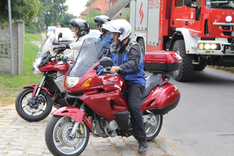 Motocykliści u św. Walentego w Lubiążu