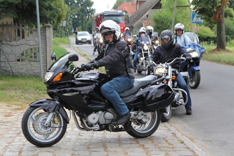 Motocykliści u św. Walentego w Lubiążu