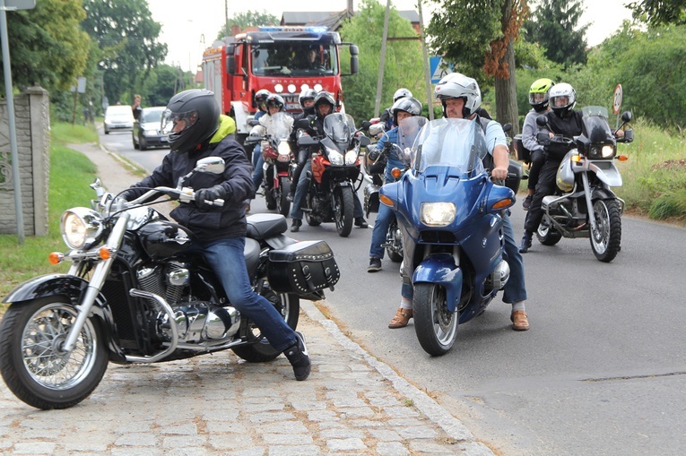 Motocykliści u św. Walentego w Lubiążu