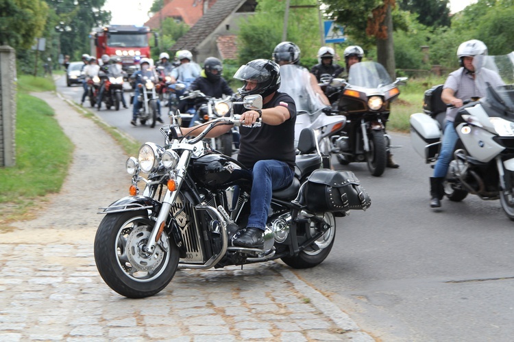 Motocykliści u św. Walentego w Lubiążu