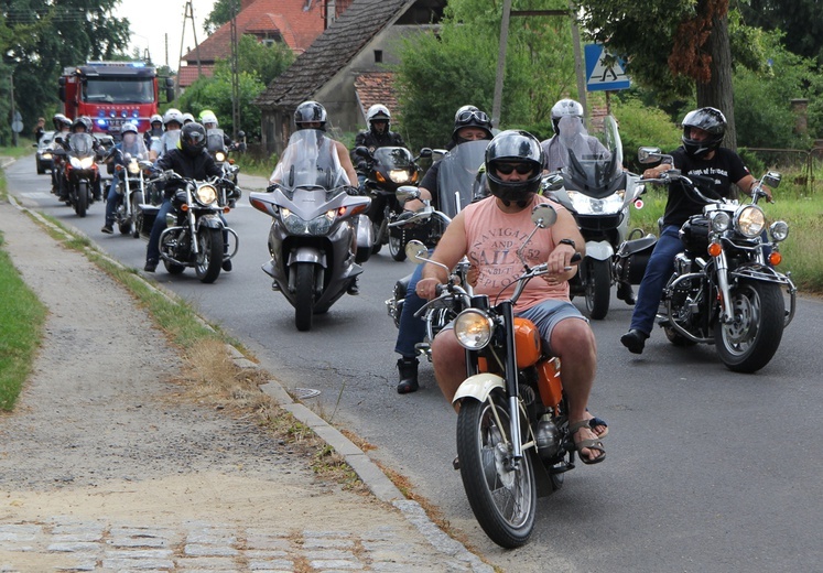 Motocykliści u św. Walentego w Lubiążu