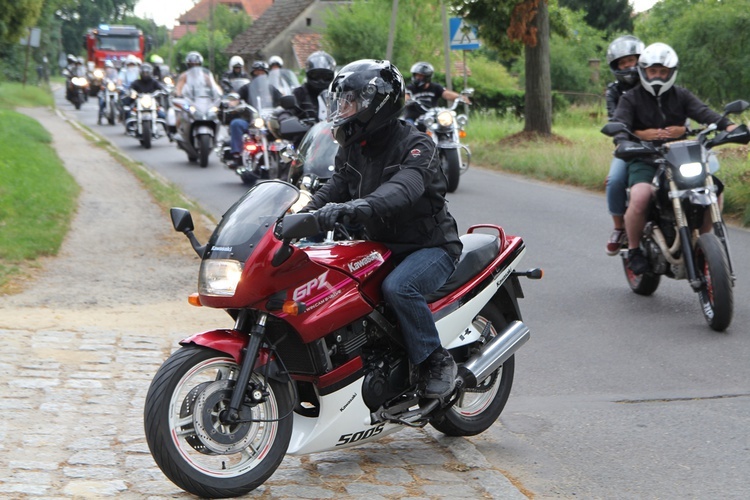 Motocykliści u św. Walentego w Lubiążu